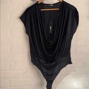 Fashion nova bodysuit black 1x NEW cowl neck plunge everything nice cap sleeve